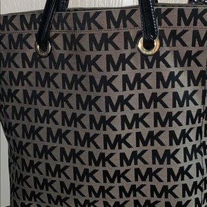 Micheal Kors Bag OBO